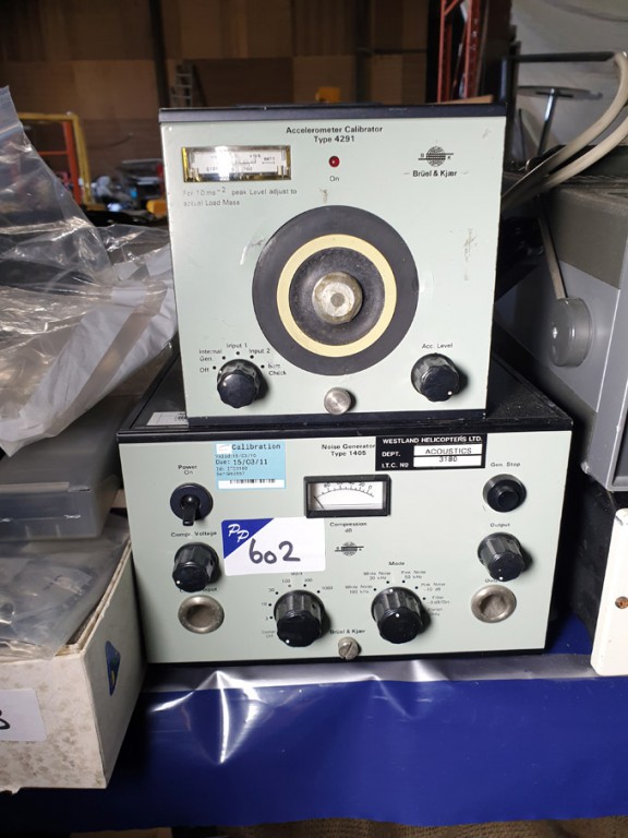 Bruel & Kjaer 4291 accelerometer calibrator, Bruel...