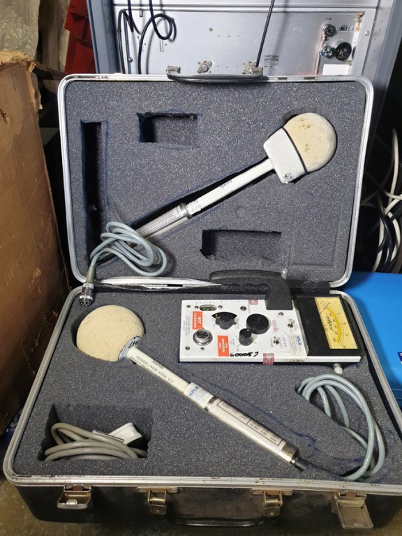 Narda 8616 electromagnetic radiation monitor with...
