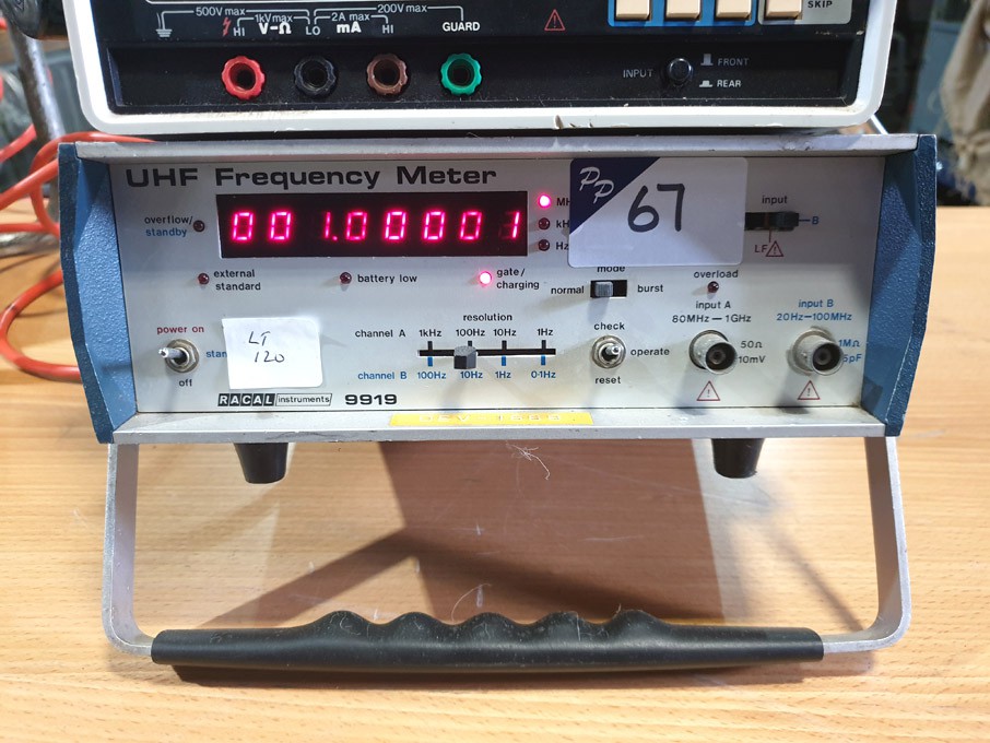 Racal 9919 UHF frequency meter