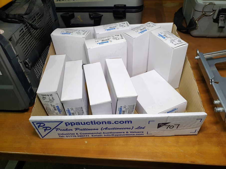 10x Telemecanique XS612B1PBL2 inductive proximity...