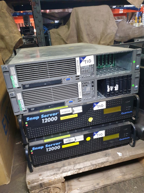 2x HP DL380G5 servers, 2x Quantum snap server 1200