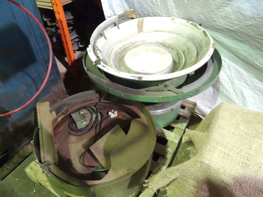 2x Rotary bowl feed spares on pallet - lot locate...