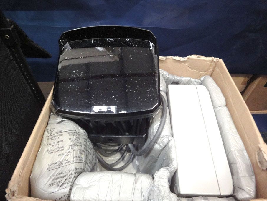 Uniflood LED light with power supply - Lot Located...