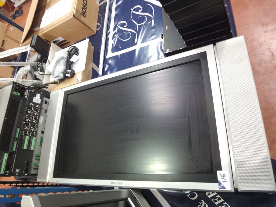 Panasonic TH-32LHD7B LCD display - Lot Located at:...