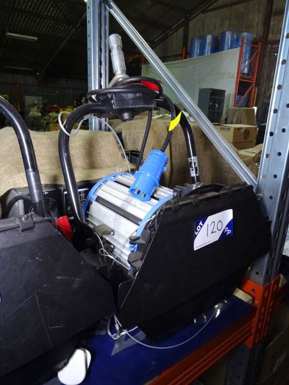 ARRI studio 1000 adjustable pan / tilt / beam focu...
