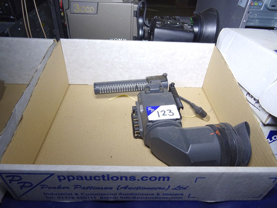 Sony BVP-7AP/V video camera with Sony PAL video ca...