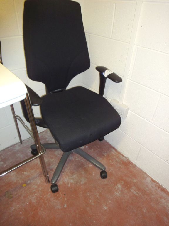 Girofex black upholstered swivel office chair - Lo...