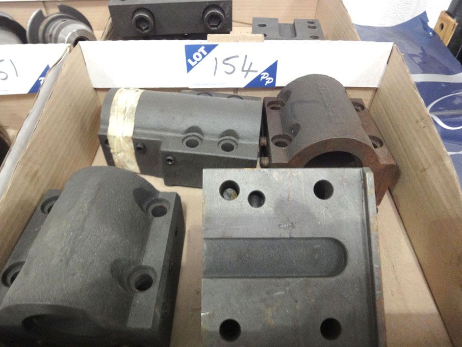 Qty various machine tool holder brackets / clamps...