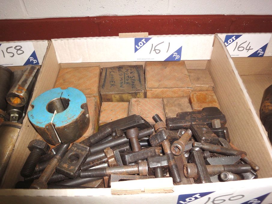 Qty various taper lock bushes etc - Lot Located at...