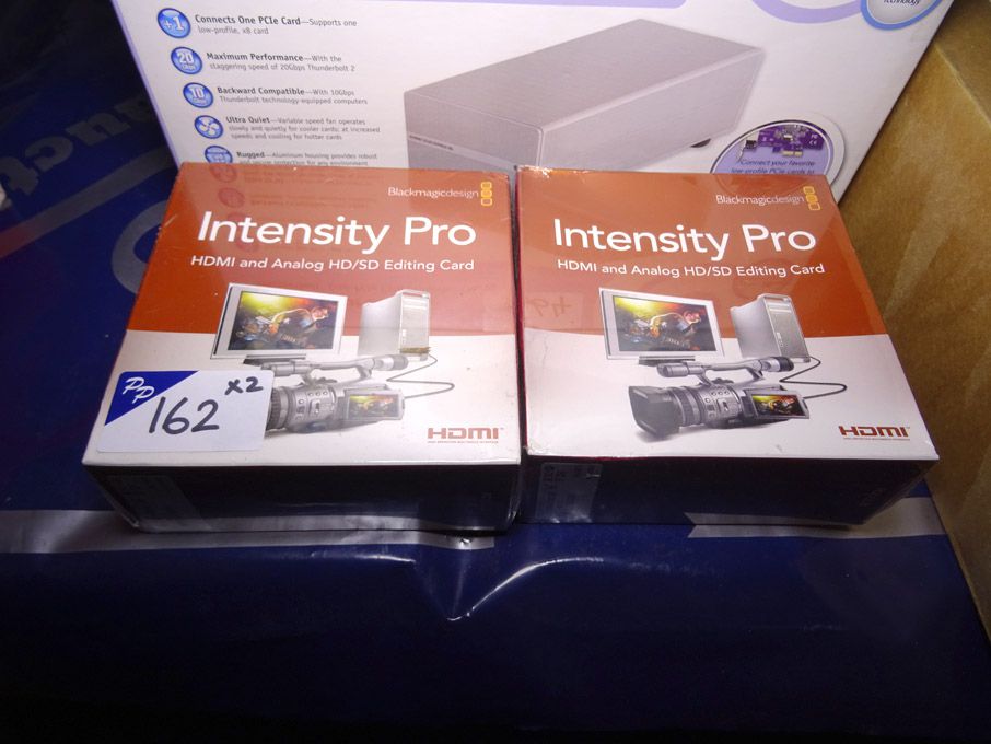 2x Black Magic Design Intensity Pro HDMI & analogu...