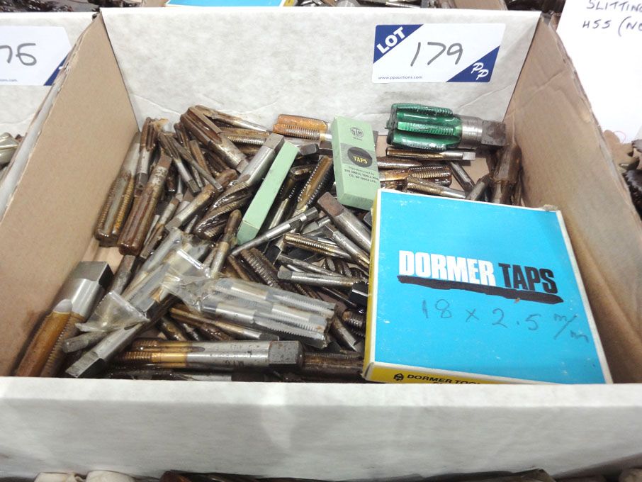 Qty various HSS taps to 1 1/8" approx - Lot Locate...