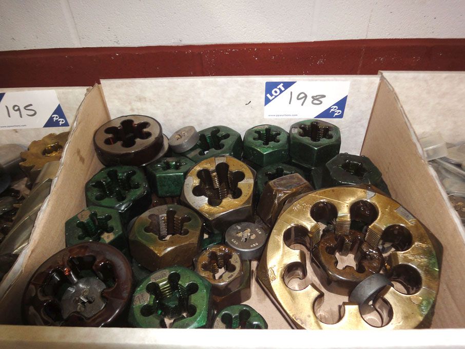 Qty various dies / dienuts to 2" approx - Lot Loca...