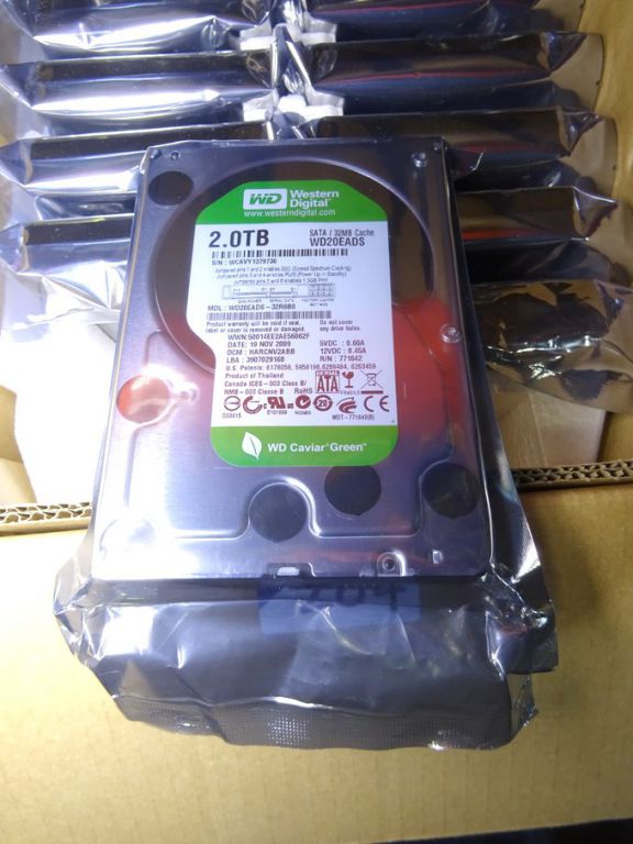 20x Western Digital WD20 EADS hard drives 2.0TB, S...