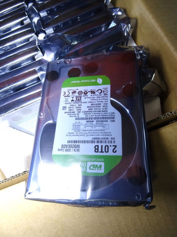 20x Western Digital WD20 EADS hard drives 2.0TB, S...