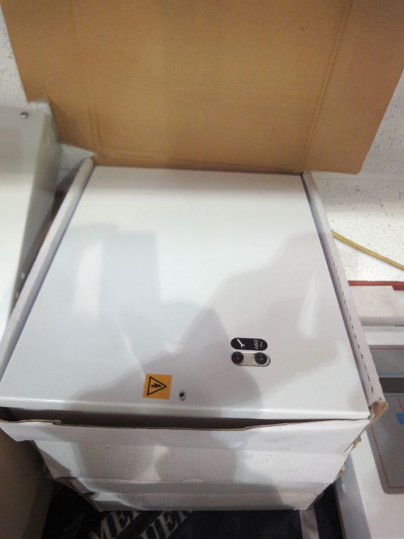 4x Elmdere 2403 power supply in enclosure, 3A with...