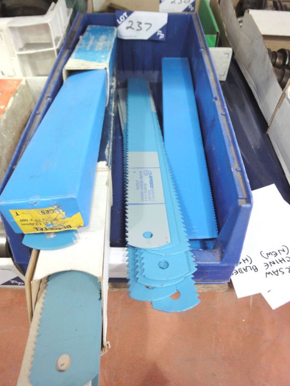 Qty HSS machine hack saw blades - Lot Located at:...