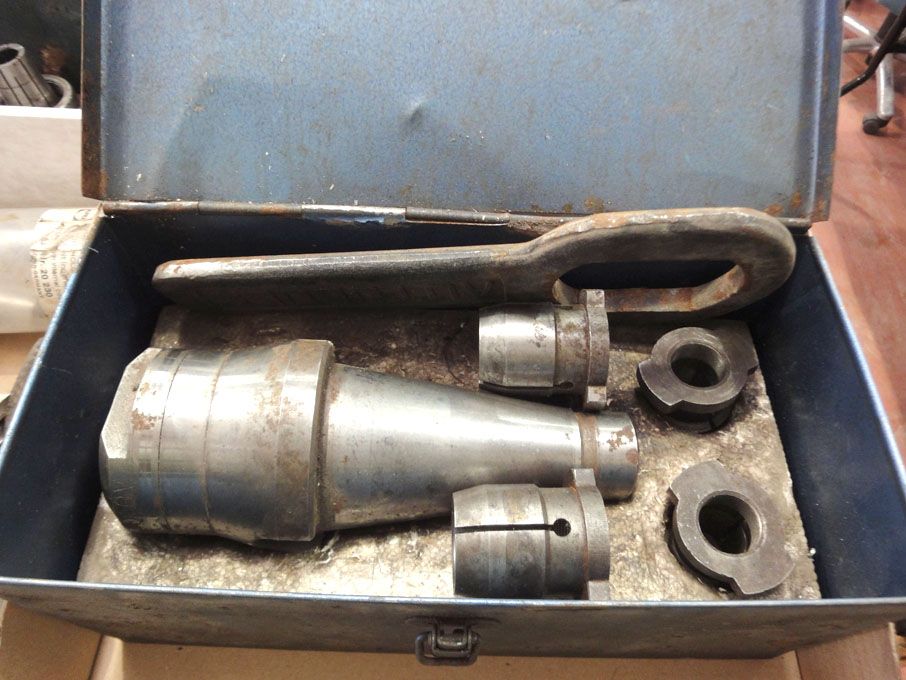 Clarkson Autolock chuck with collets etc - Lot Loc...