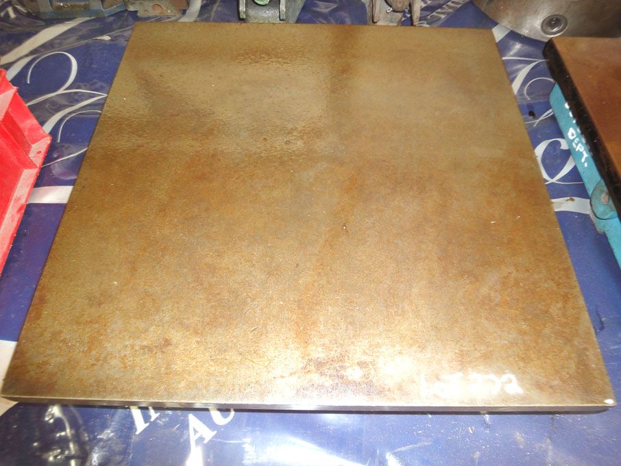 460x460mm CI surface plate - Lot Located at: Kings...