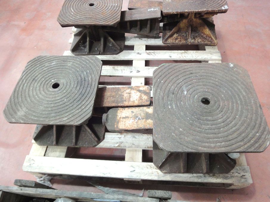 2x steel ship building wedges, 350x350mm platform...