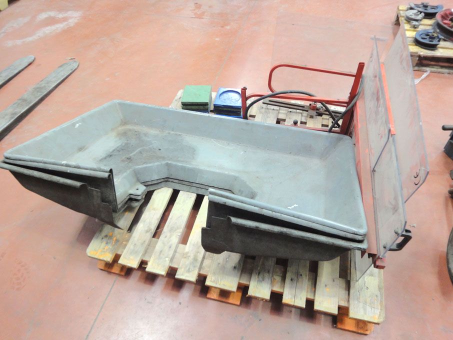 3x Bridgeport turret mill machine trays & bed guar...