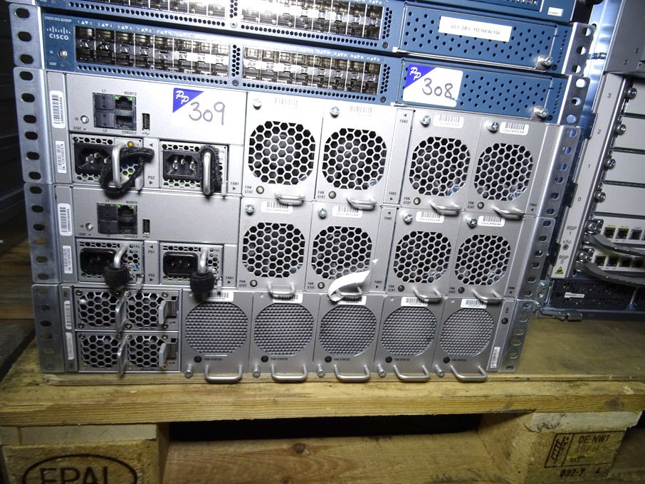 3x Cisco Nexus 5020 fibre switches