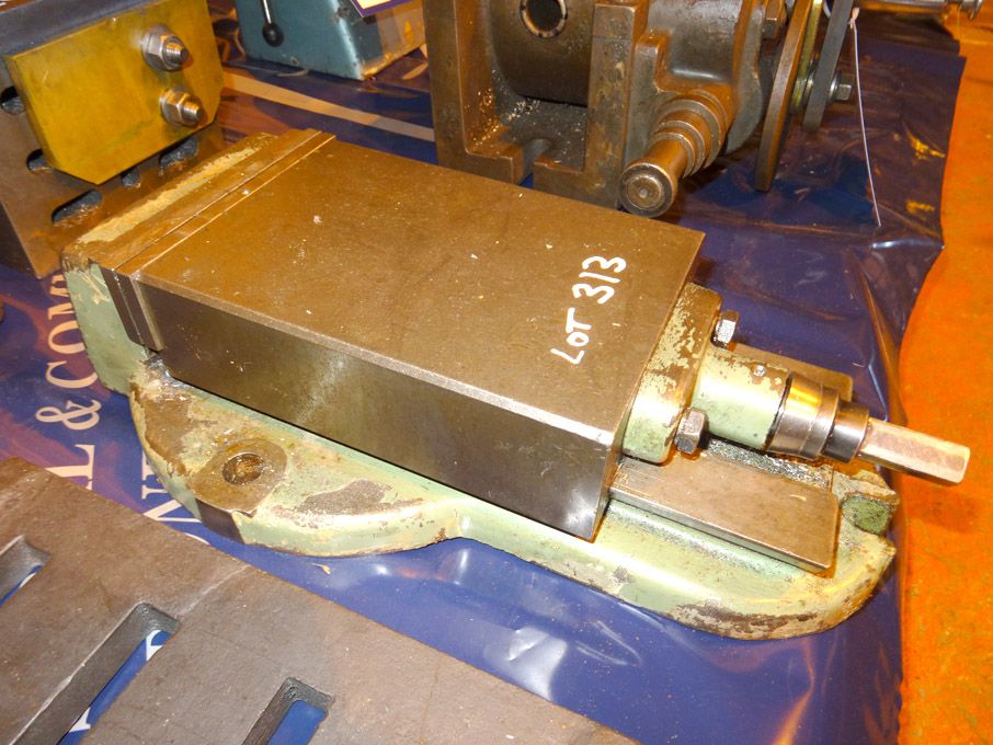150mm machine vice - lot located at: KingsCliffe,...