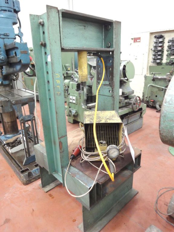 50 ton garage press, adjustable height, 600mm betw...