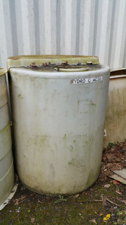 2x 1000ltr polypropylene storage / effluent storag...