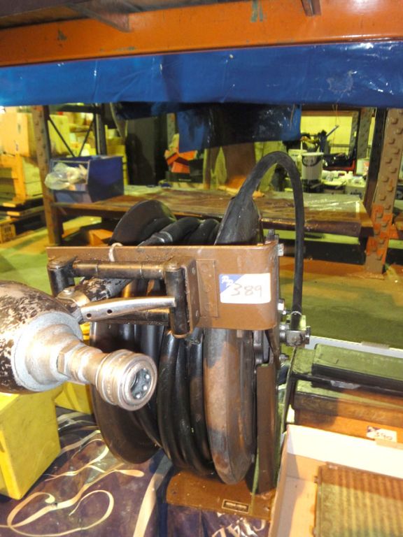Stewart Warner hydraulic hose reel guns - Lot Loca...
