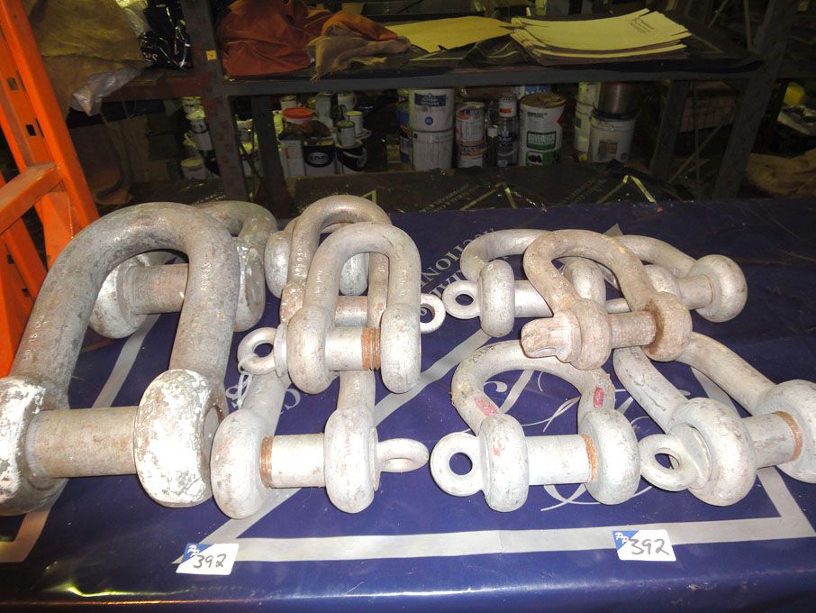 Qty various lifting shackles inc: 9ton, 10ton, 15t...