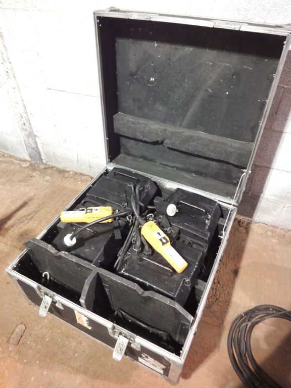 2x Rigstar Rigging electric theatre light chain ho...