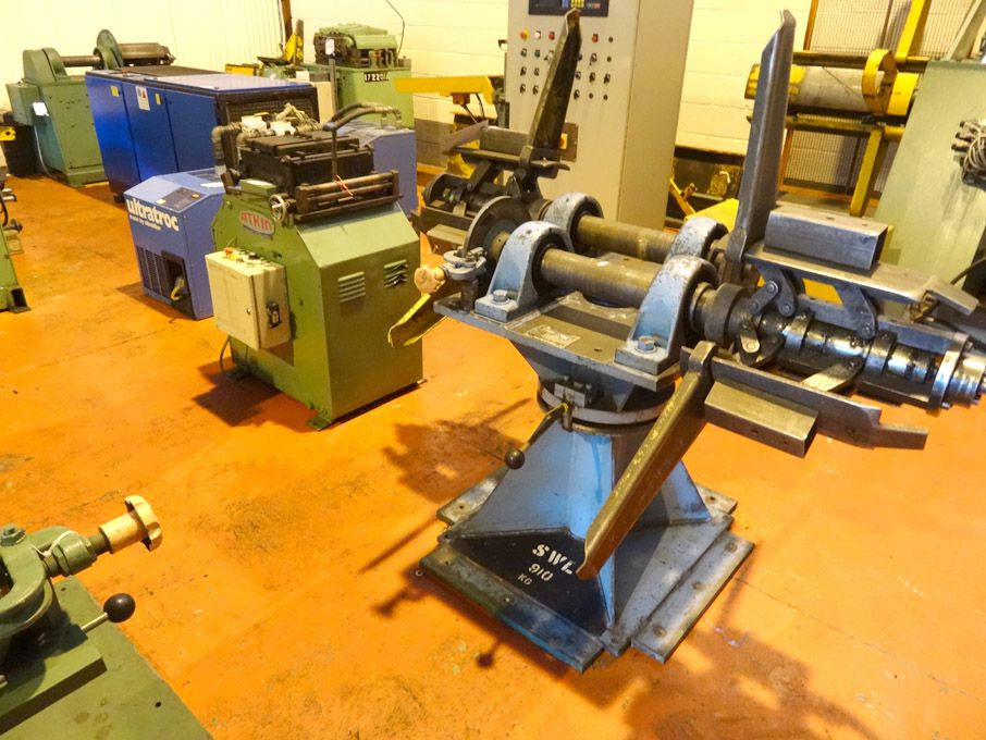 Atkin powered double arm decoiler, 300mm wide 910k...