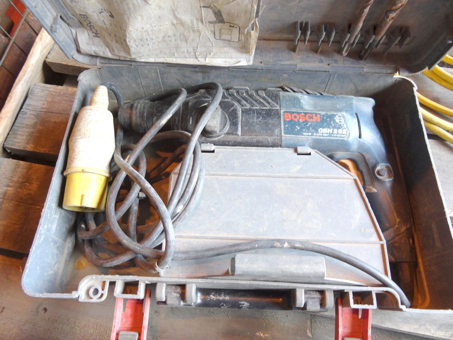 Bosch GBH 2SE SDS drill in case, 110v, 620W - lot...