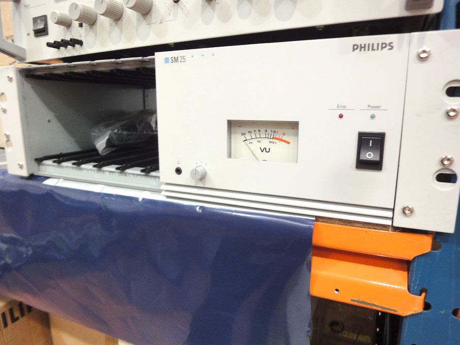 2x Philips SM25B sound management chassis / booste...