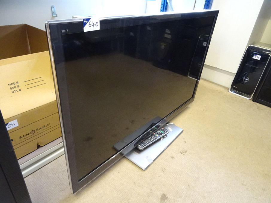 Panasonic TX-L42DT60BTS, 42" LCD TV, with remote