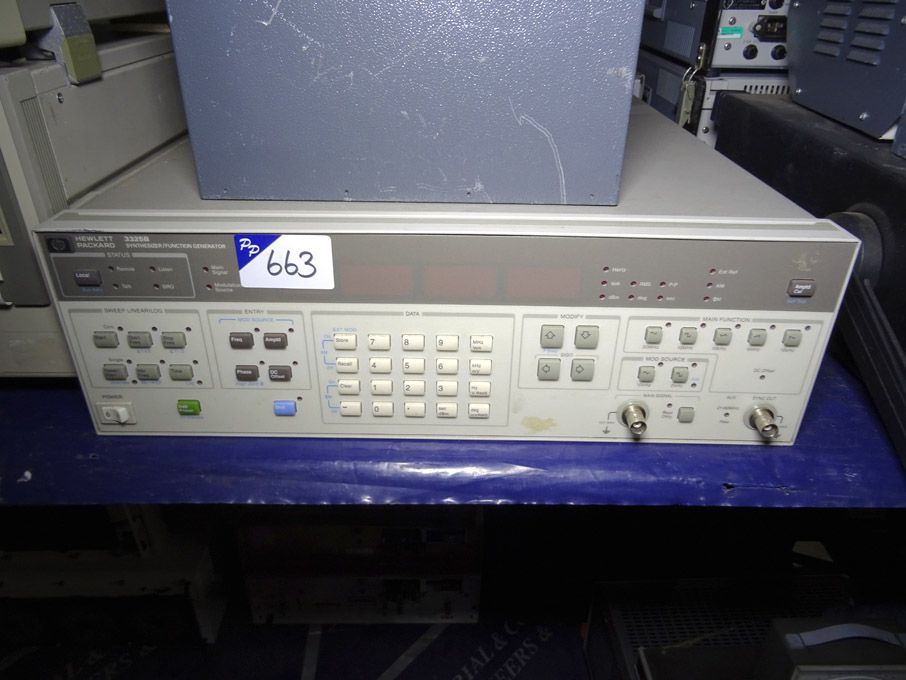 HP 3325B synthesizer / function generator