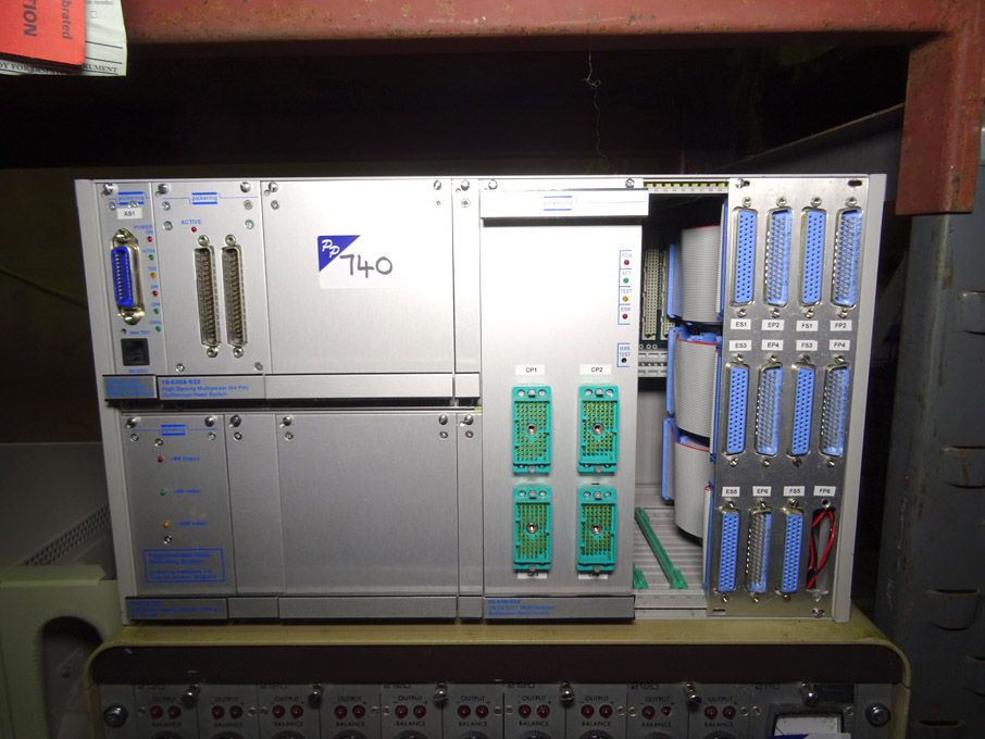 Pickering programmable switching system with R8232...