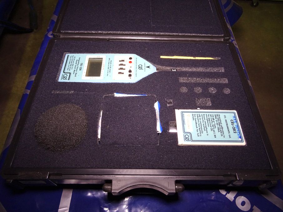 CEL Instruments CEL-328 integrating Octave Band so...