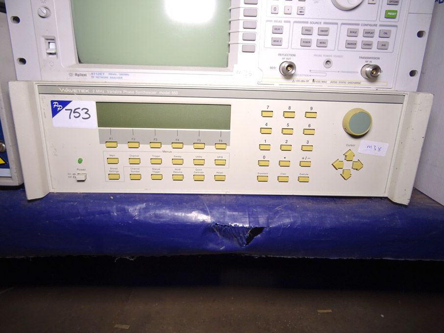 Wavetek 650 2MHz variable phase synthesizer