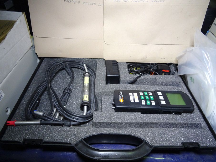 Testo 300M Professional flue / gas combustion anal...