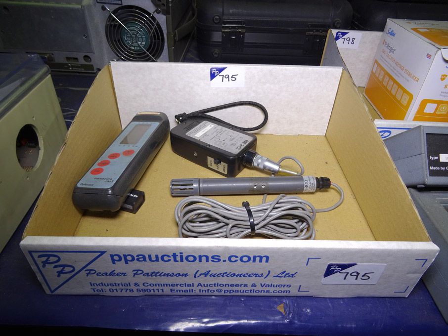Kane-May 8101 thermometer with H800 humidity probe...
