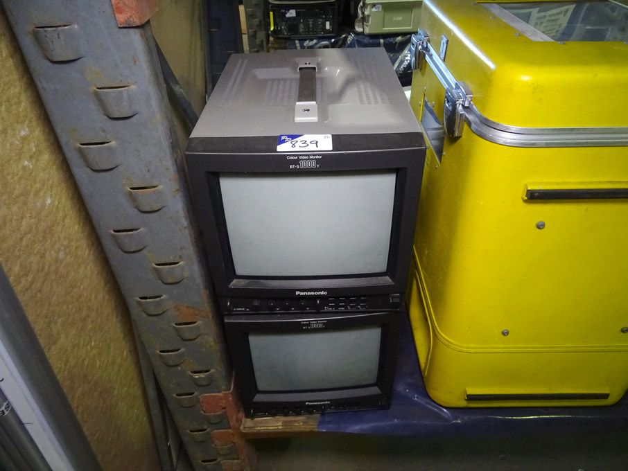 2x Panasonic BT-5 1000Y colour video monitors