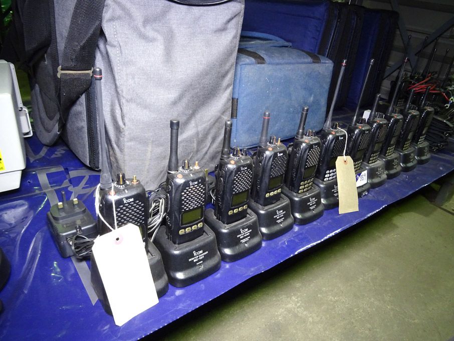 11x Icom walkie talkies inc IC-F41, F41GS with des...