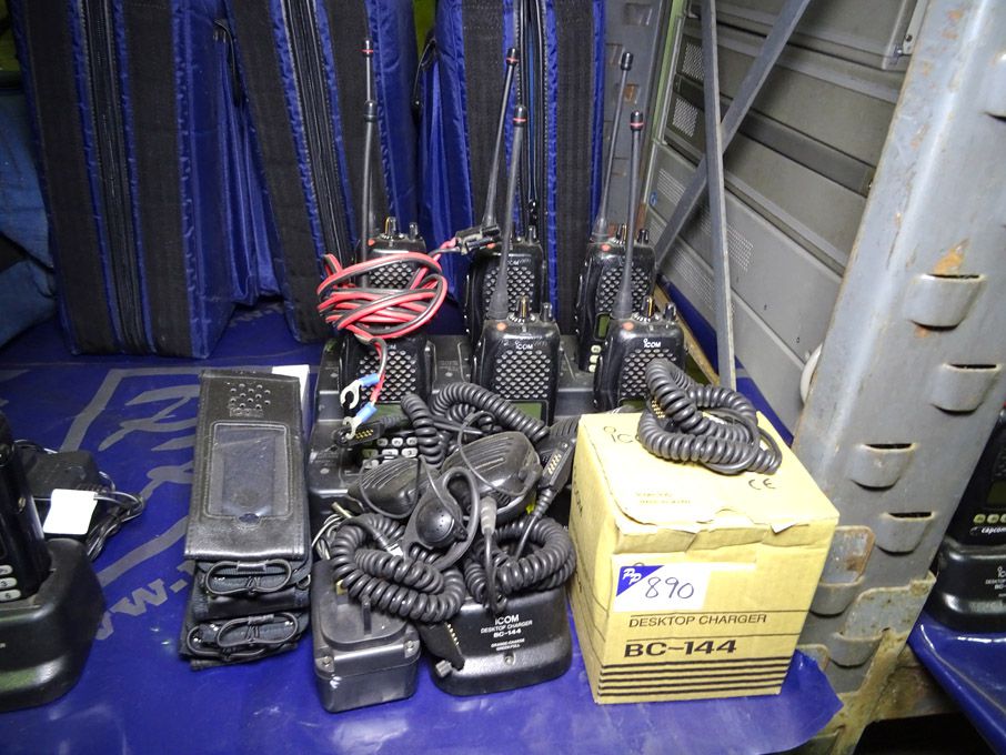 6x Icom walkie talkies IC0F41GT, charger, ear piec...
