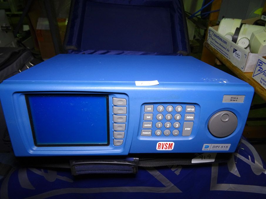 Druck DPI515 pressure controller calibrator in car...