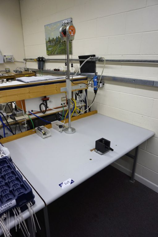 1400x900mm metal frame table with Desoutter spring...