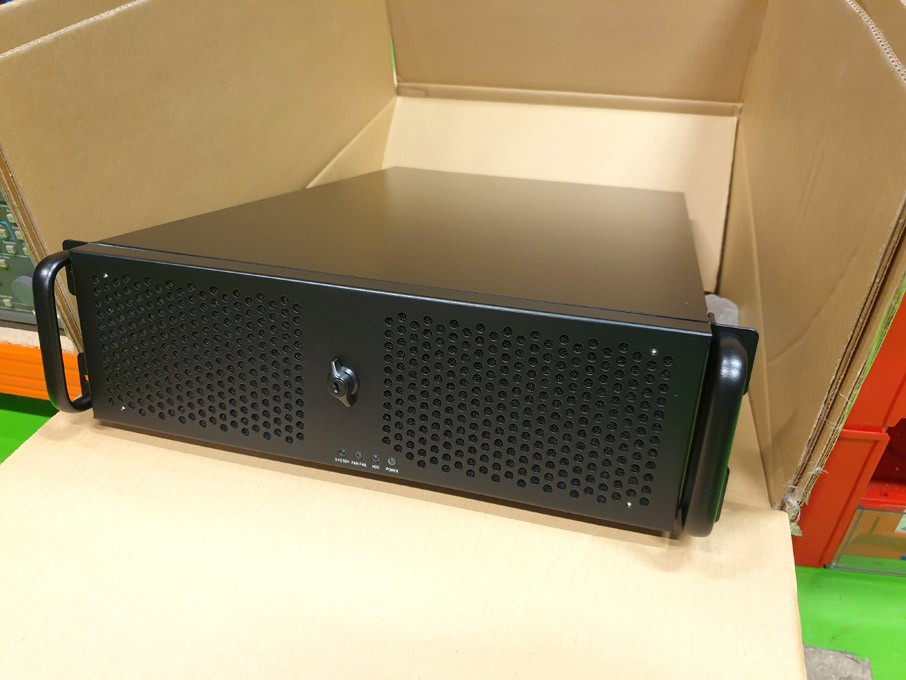Rack type PC chassis / enclosure (boxed & unused)