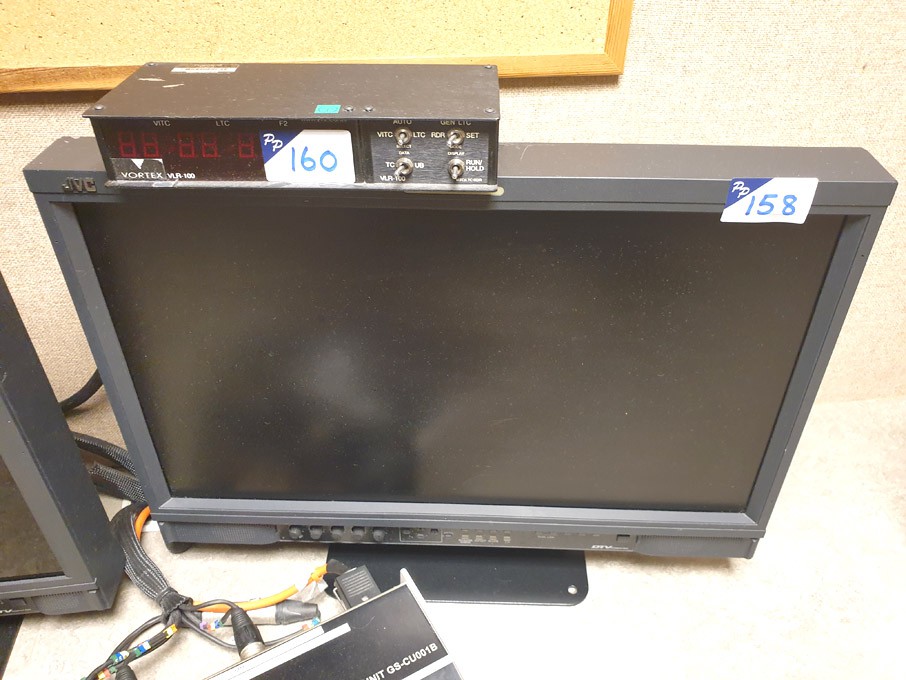 JVC DT-V21G11 multi format LCD monitor