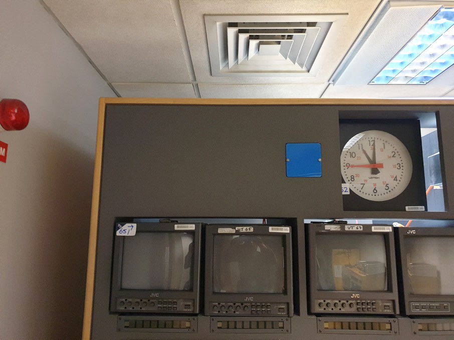 5x JVC TM-1010PN-K CRT studio monitors