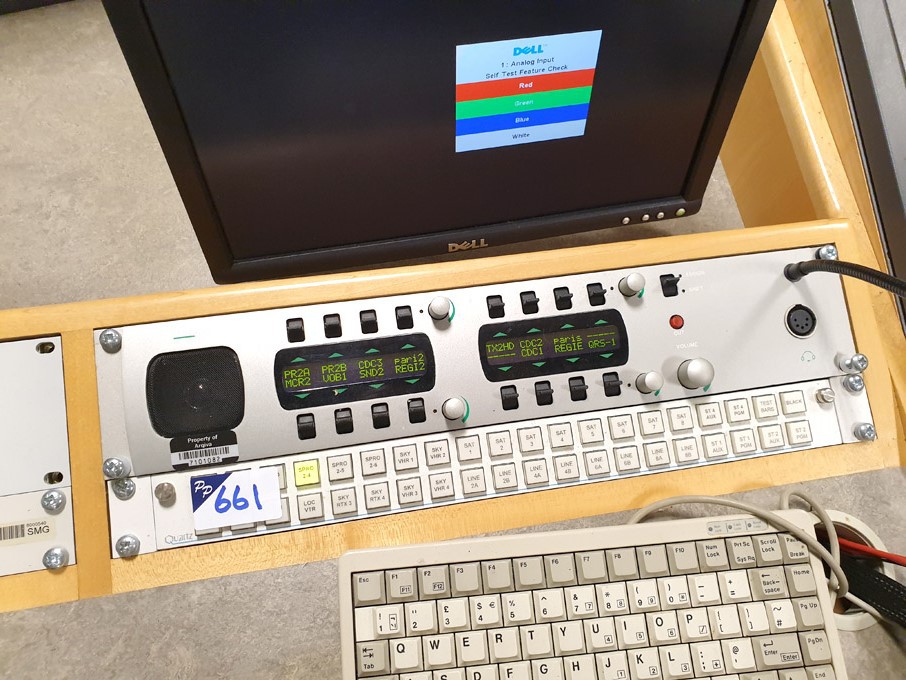 Quartz rack type router